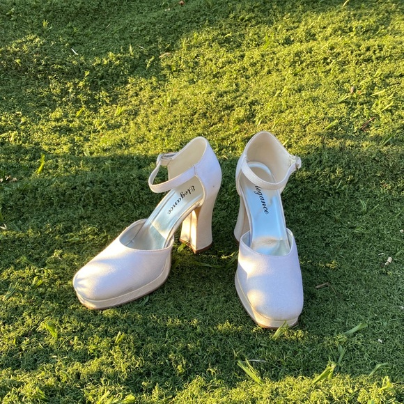 White Disco Shoes - 1970s - Platform Oxford - Costume  verified vintage 70s white disco shoes.